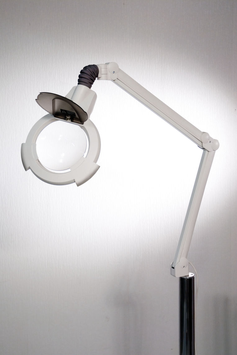 Spavision | Magnifying Lamp Luxo Circus