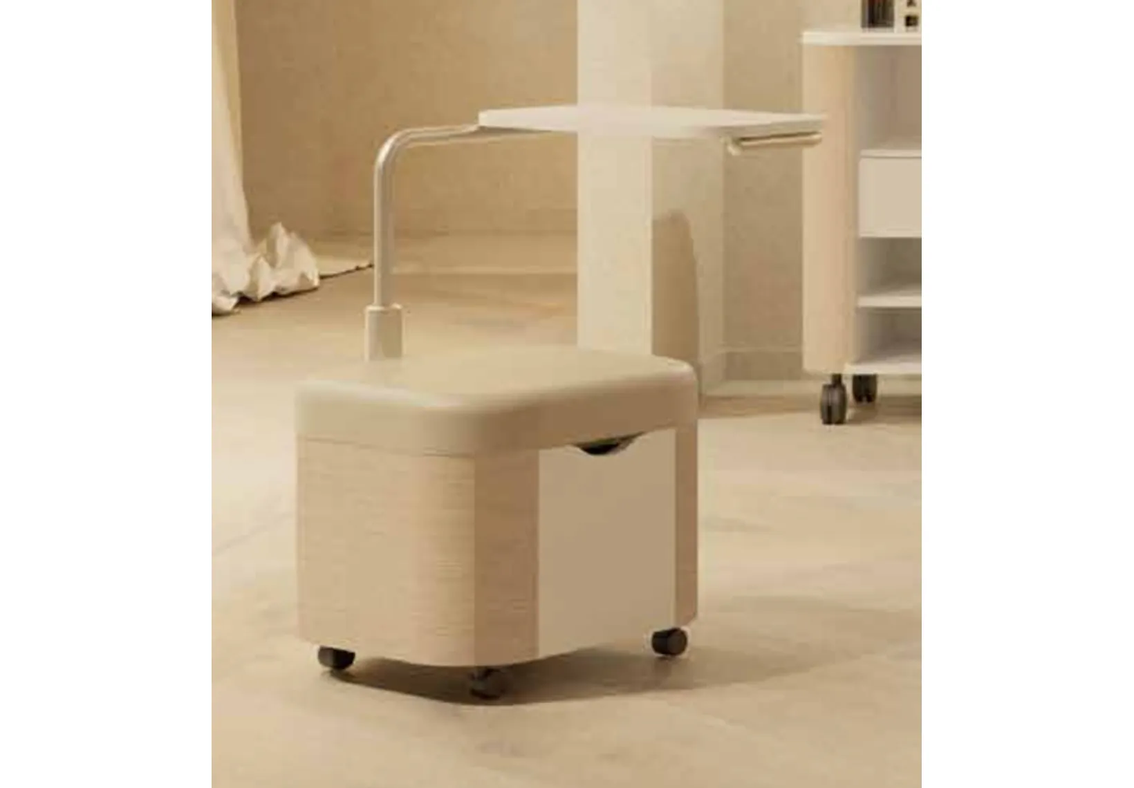 Ares Stool